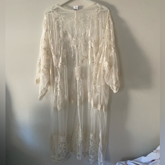 ⭐️Crochet Lace Cream Cardigan - Picture 3 of 12